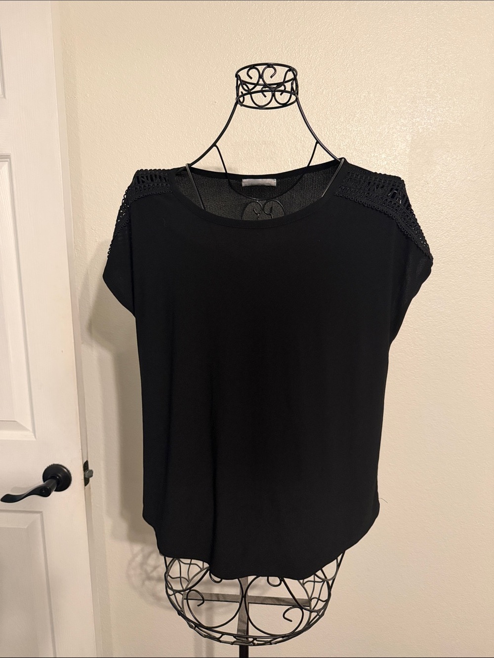 89th & Madison Black Short Sleeve Top with Crochet Shoulder
